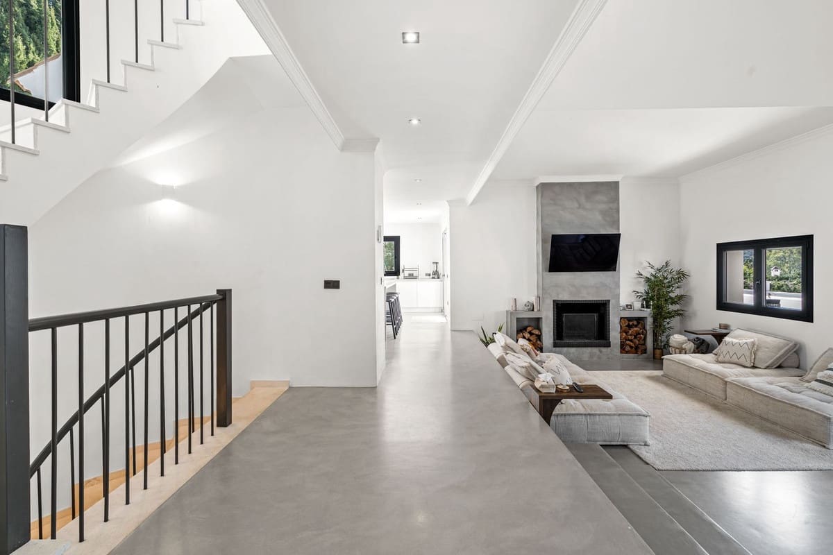 5 soveværelse Villa til salg i Estepona - € 995.000 (Ref: 9664013)