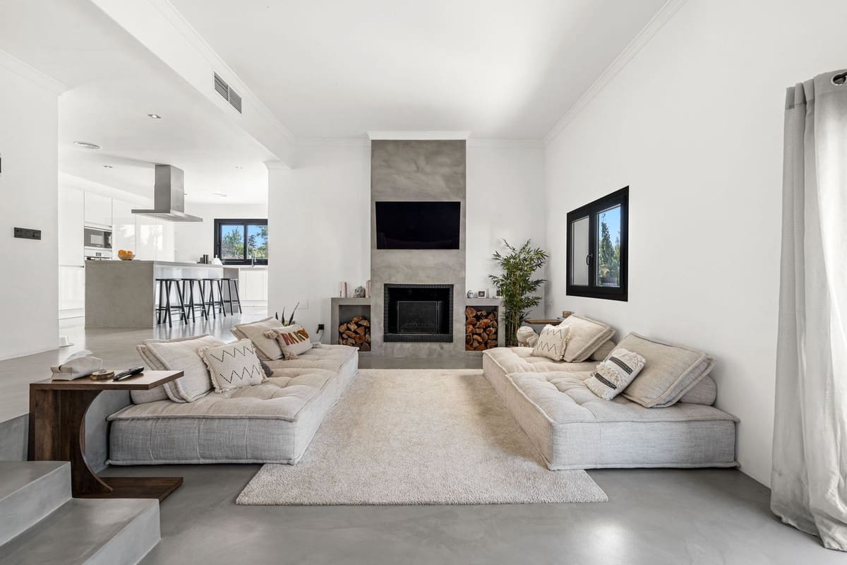 5 soveværelse Villa til salg i Estepona - € 995.000 (Ref: 9664013)