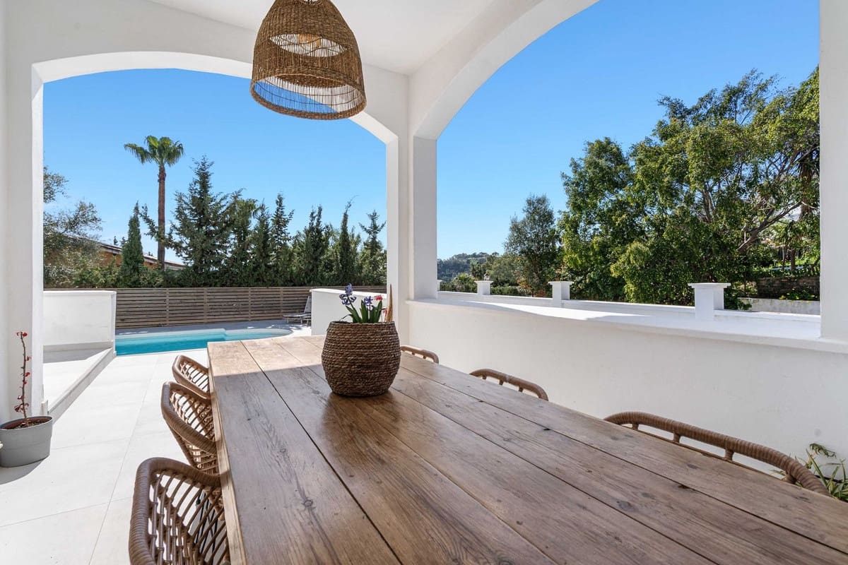 5 soveværelse Villa til salg i Estepona - € 995.000 (Ref: 9664013)