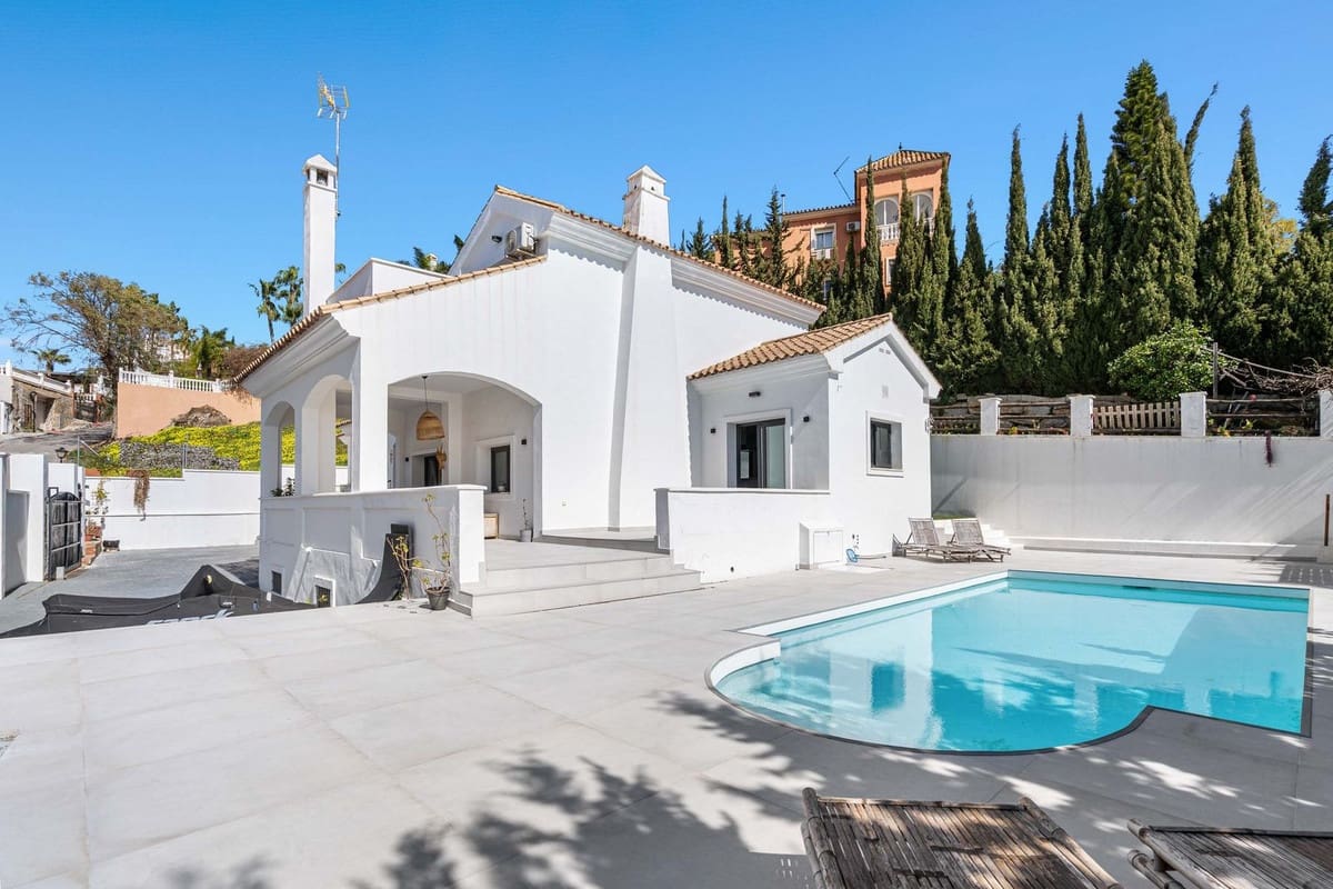 5 soveværelse Villa til salg i Estepona - € 995.000 (Ref: 9664013)
