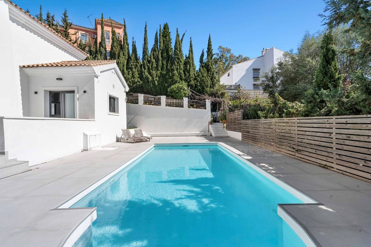 5 soveværelse Villa til salg i Estepona - € 995.000 (Ref: 9664013)