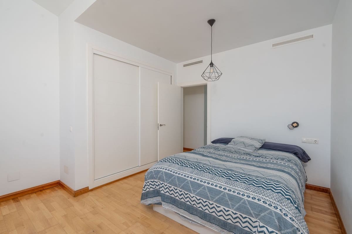 3 soveværelse Villa til salg i El Faro med swimmingpool garage - € 995.000 (Ref: 9664015)