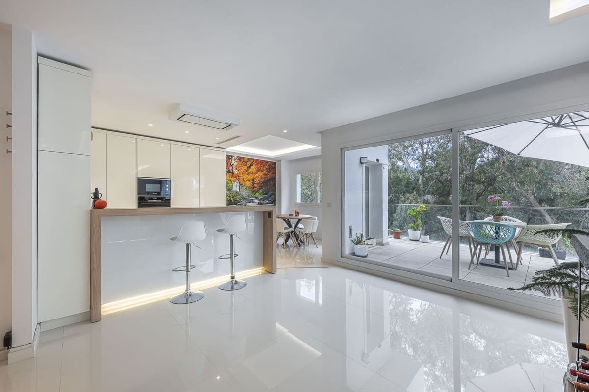 Chalet de 5 habitaciones en Benalmádena en venta con piscina - 750.000 € (Ref: 9664017)