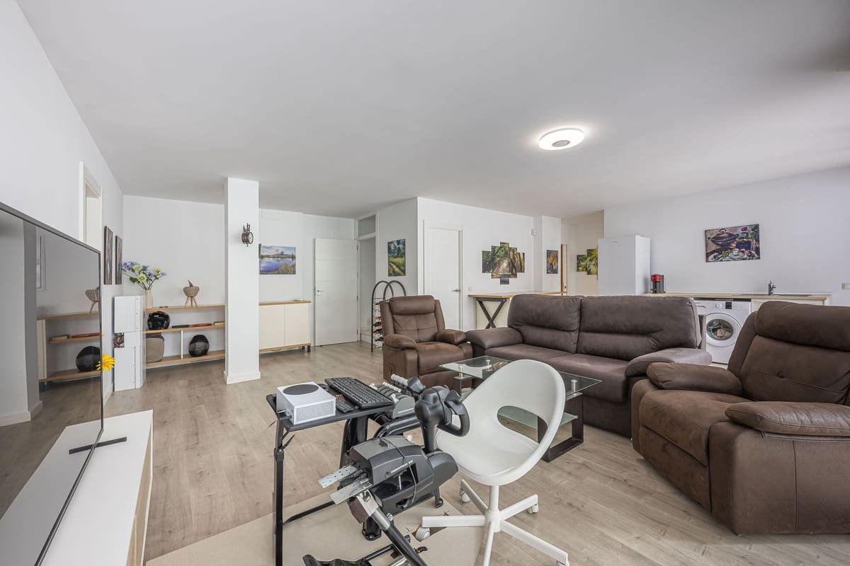 Chalet de 5 habitaciones en Benalmádena en venta con piscina - 750.000 € (Ref: 9664017)