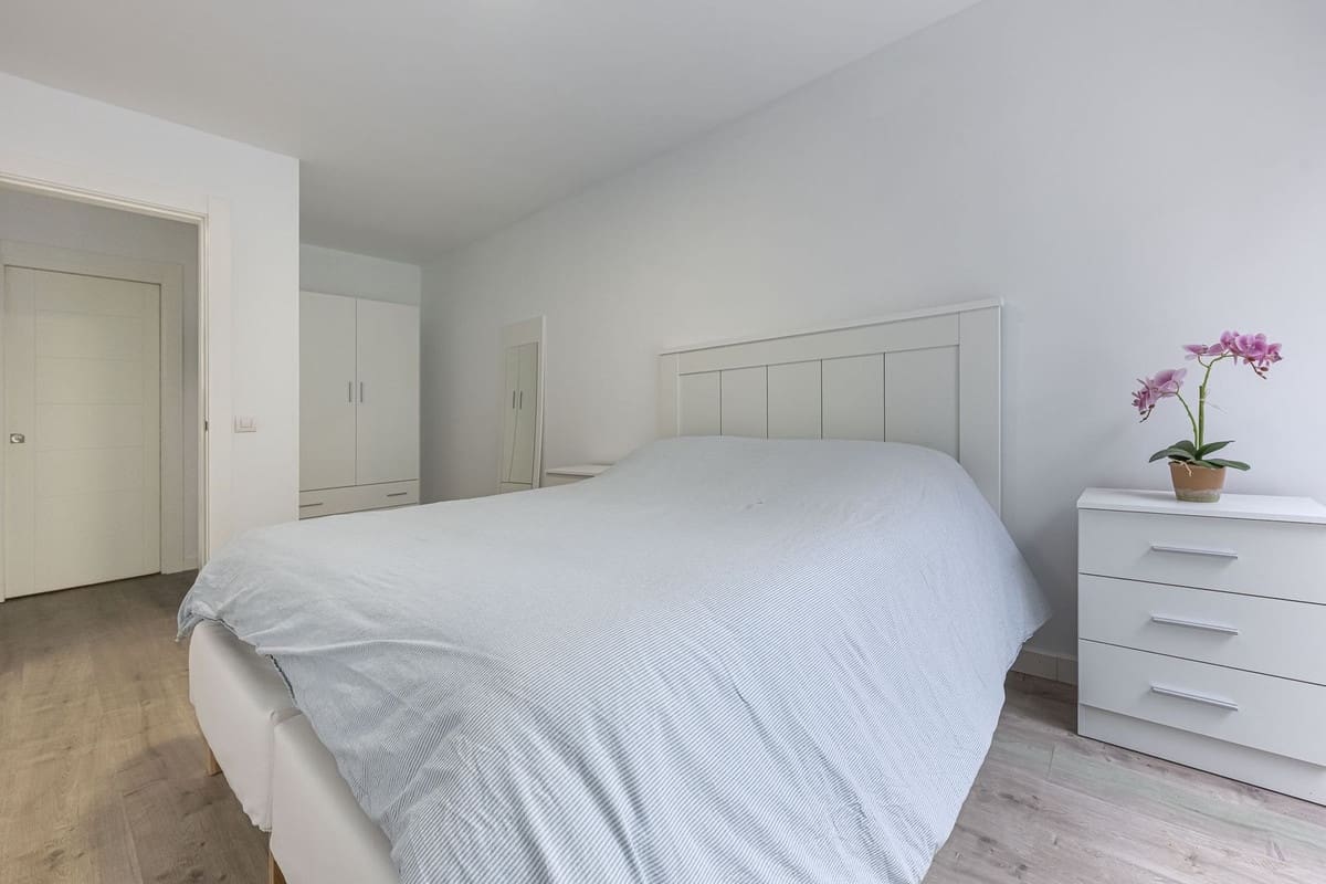 Chalet de 5 habitaciones en Benalmádena en venta con piscina - 750.000 € (Ref: 9664017)