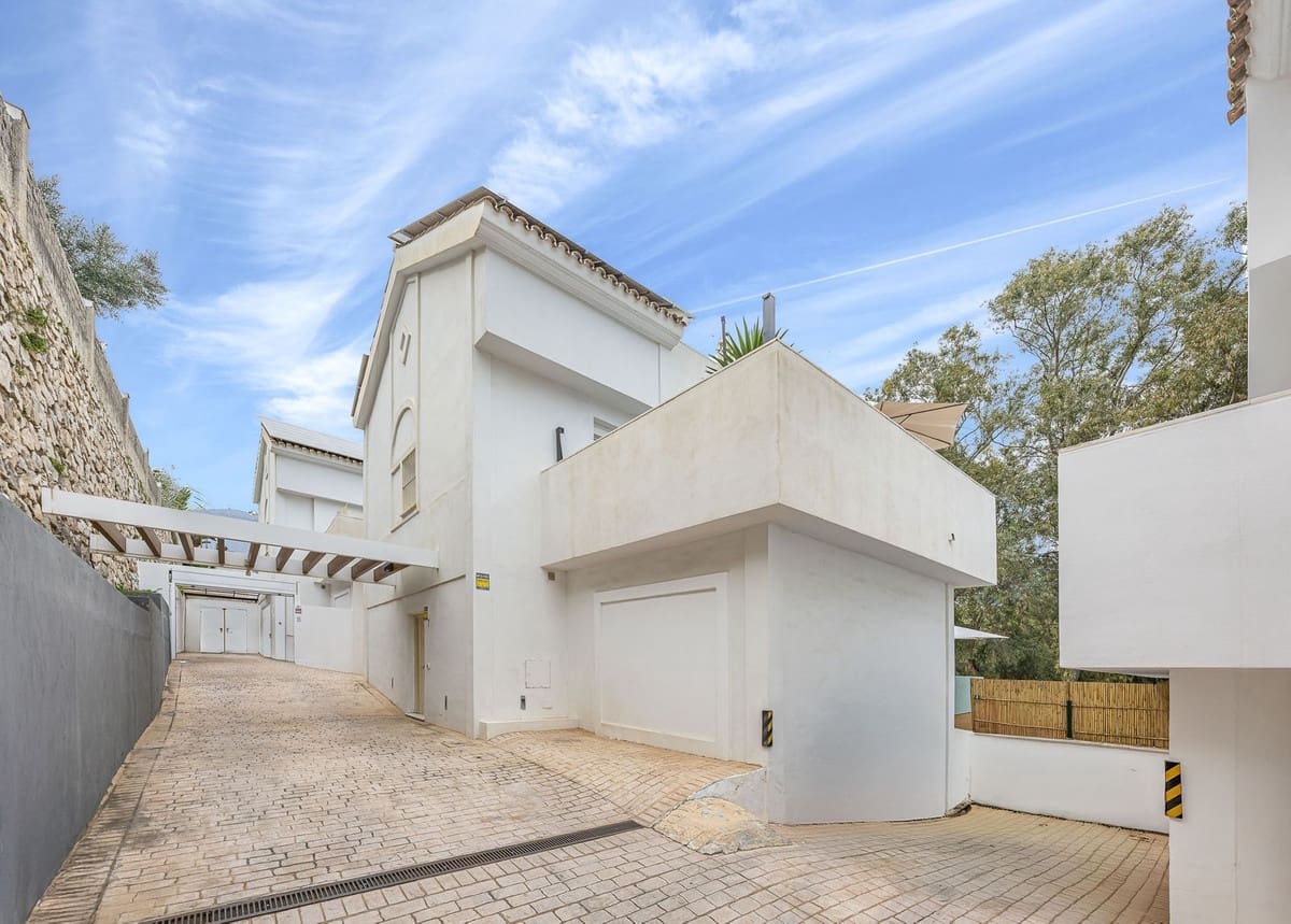 Chalet de 5 habitaciones en Benalmádena en venta con piscina - 750.000 € (Ref: 9664017)