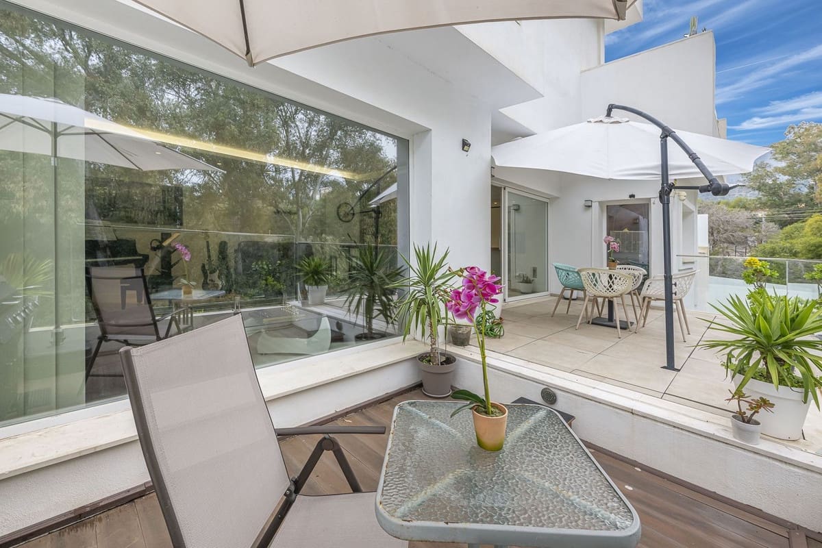 Chalet de 5 habitaciones en Benalmádena en venta con piscina - 750.000 € (Ref: 9664017)