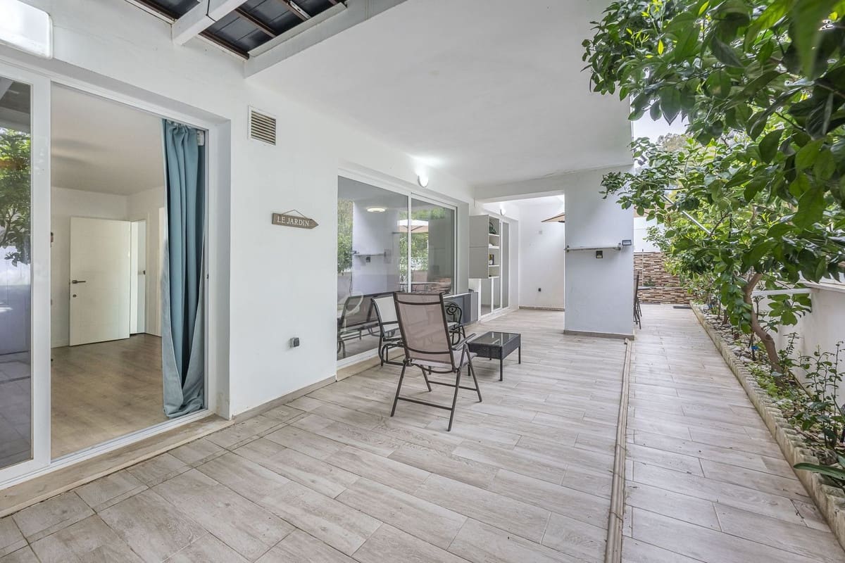 Chalet de 5 habitaciones en Benalmádena en venta con piscina - 750.000 € (Ref: 9664017)