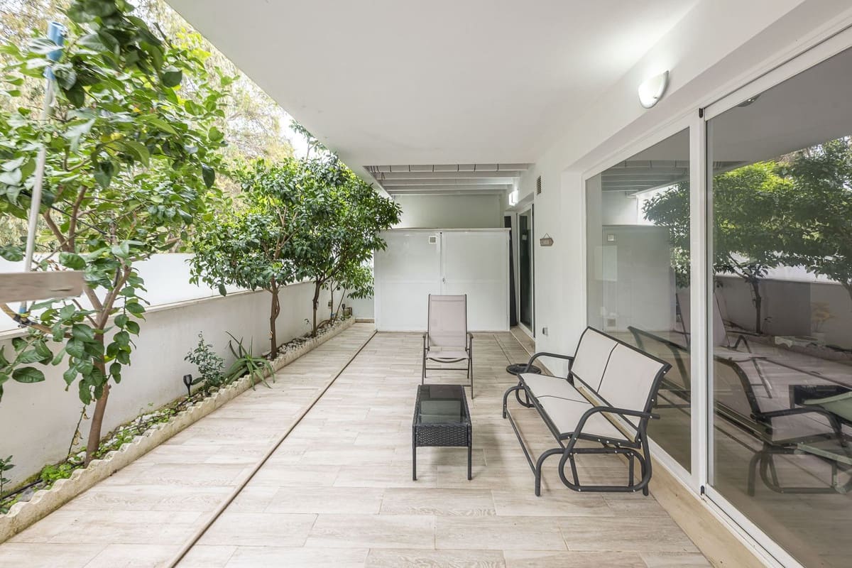 Chalet de 5 habitaciones en Benalmádena en venta con piscina - 750.000 € (Ref: 9664017)