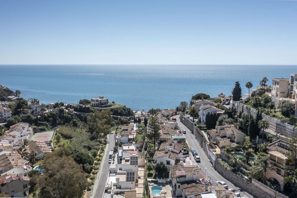 Chalet de 5 habitaciones en Benalmádena en venta con piscina - 750.000 € (Ref: 9664017)