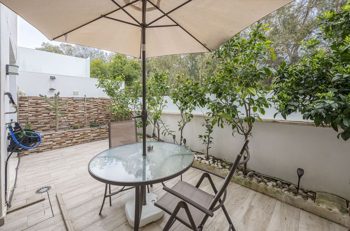 Chalet de 5 habitaciones en Benalmádena en venta con piscina - 750.000 € (Ref: 9664017)