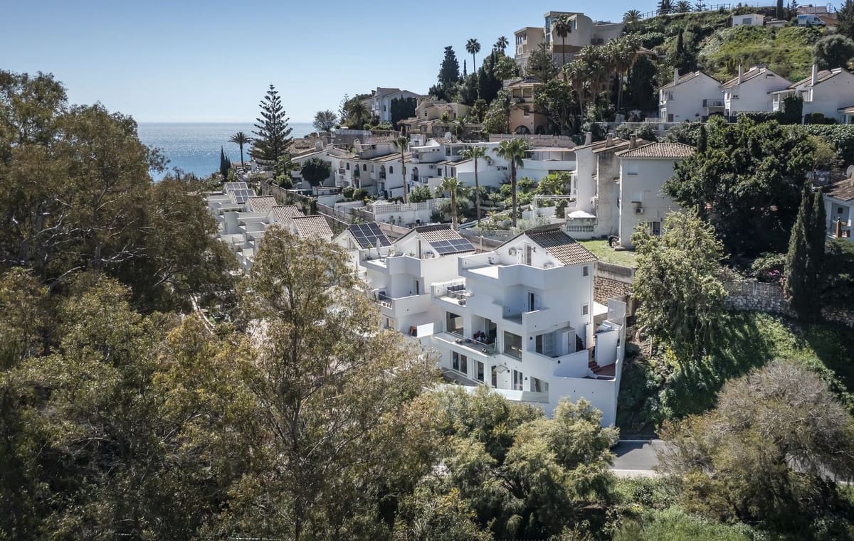 Chalet de 5 habitaciones en Benalmádena en venta con piscina - 750.000 € (Ref: 9664017)