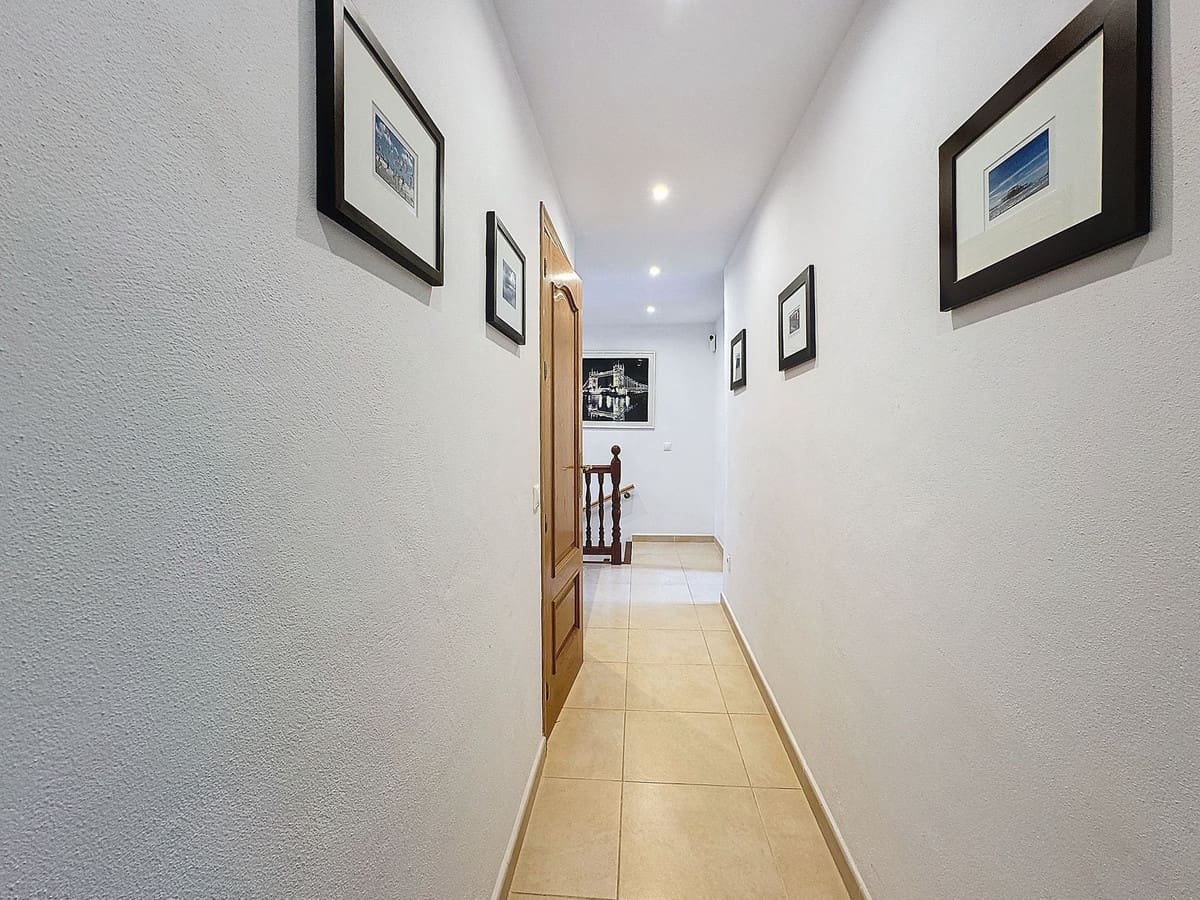 Chalet de 3 habitaciones en Mijas en venta con piscina - 925.000 € (Ref: 9664018)