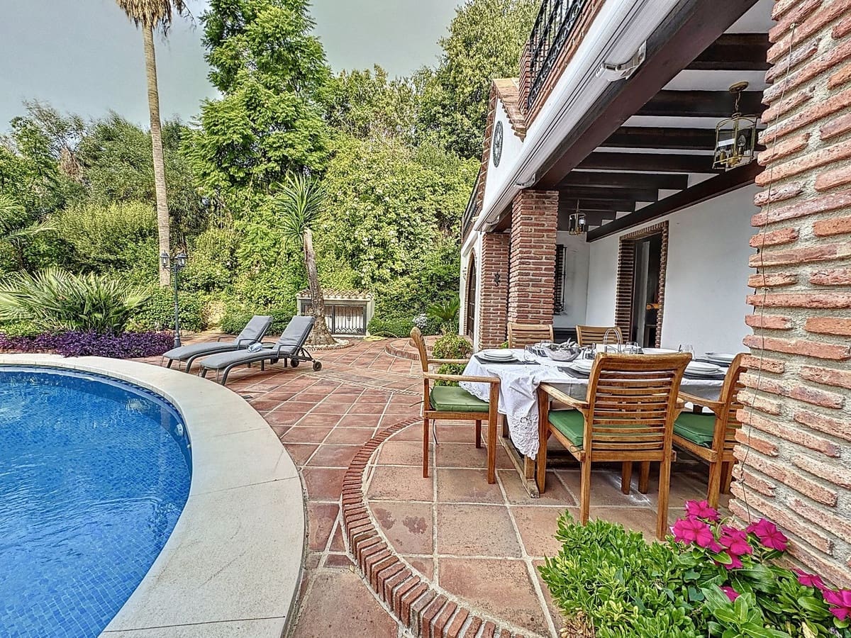 Chalet de 3 habitaciones en Mijas en venta con piscina - 925.000 € (Ref: 9664018)