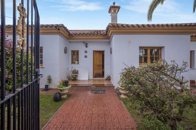 8 Zimmer Villa zu verkaufen in Alhaurín de la Torre mit Pool Garage - 749.000 € (Ref: 9664019)