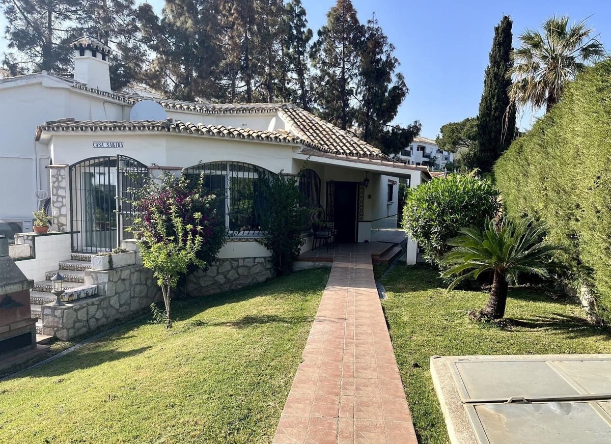 Chalet de 3 habitaciones en El Chaparral en venta con piscina garaje - 950.000 € (Ref: 9664021)