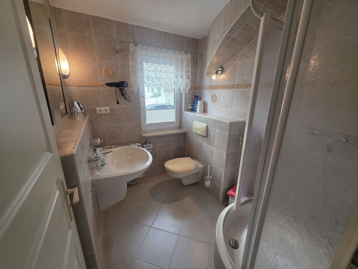 2 bedroom Villa for sale in Calahonda with pool - € 749,000 (Ref: 9664022)