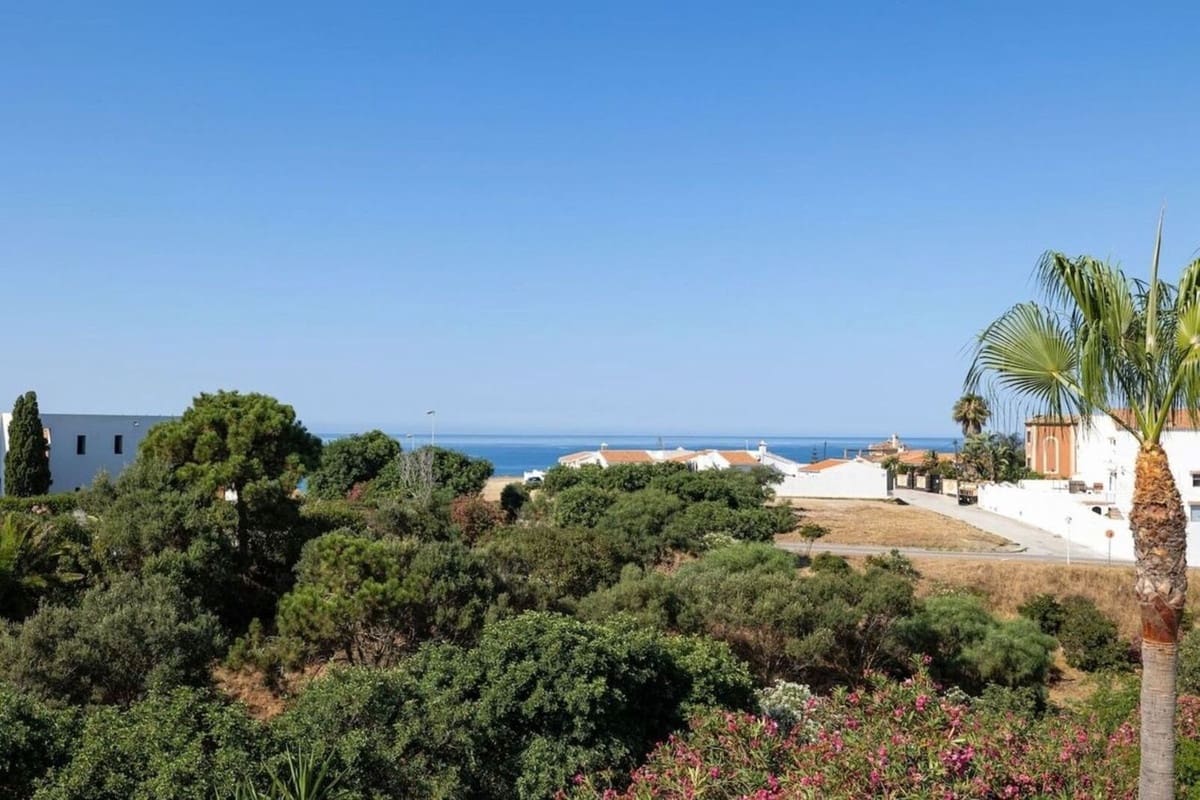 3 quarto Moradia para venda em El Faro com piscina - 720 000 € (Ref: 9664023)