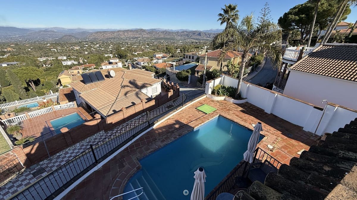 4 Zimmer Villa zu verkaufen in Alhaurin el Grande mit Garage - 749.000 € (Ref: 9664024)