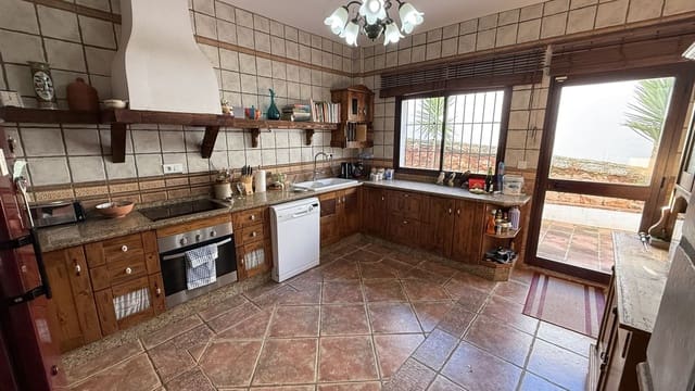 4 soveværelse Villa til salg i Alhaurín el Grande med garage - € 749.000 (Ref: 9664024)