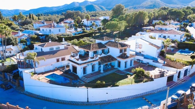 4 soverom Villa til salgs i Alhaurín el Grande med garasje - € 650 000 (Ref: 9664024)
