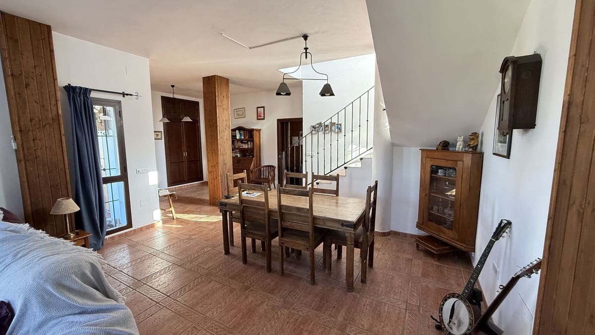 Chalet de 4 habitaciones en Alhaurín el Grande en venta con garaje - 650.000 € (Ref: 9664024)