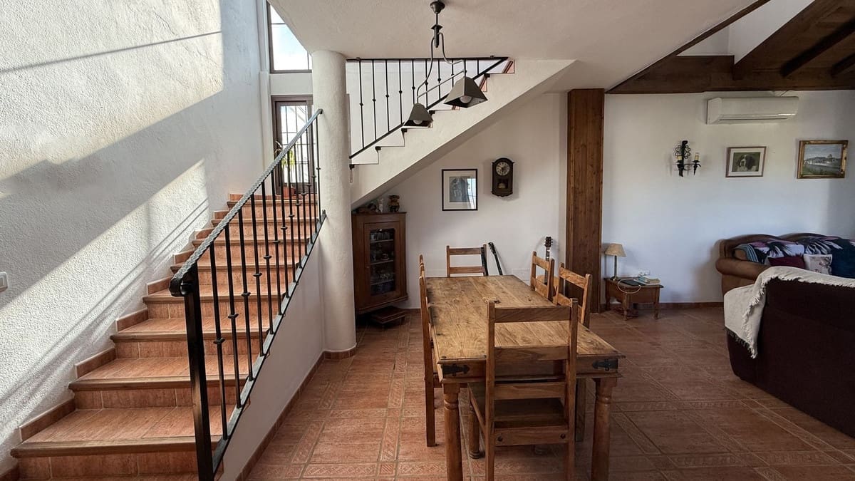 Chalet de 4 habitaciones en Alhaurín el Grande en venta con garaje - 650.000 € (Ref: 9664024)
