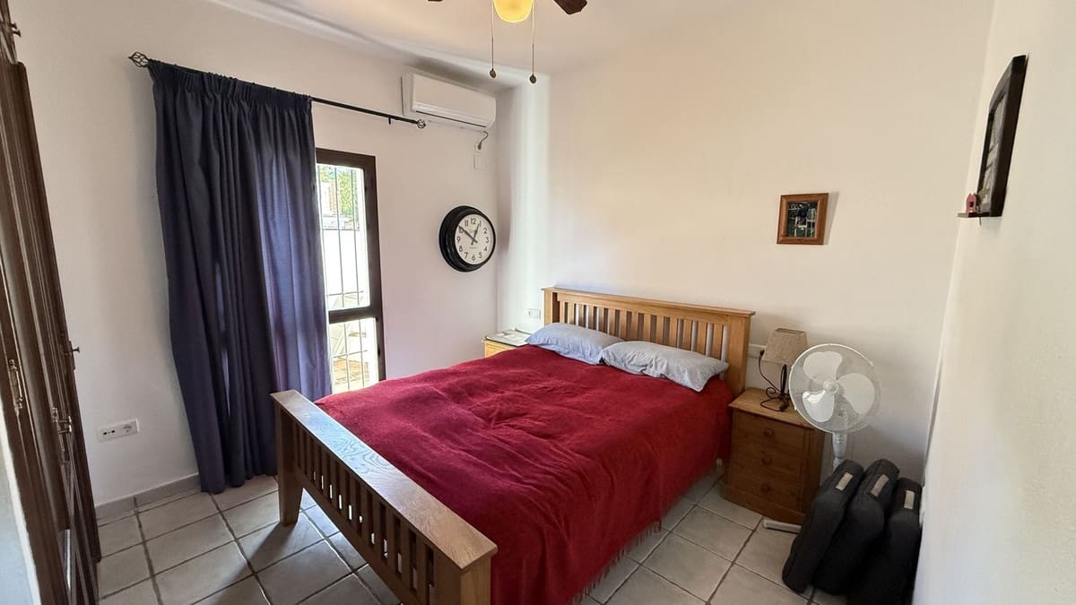 Chalet de 4 habitaciones en Alhaurín el Grande en venta con garaje - 650.000 € (Ref: 9664024)
