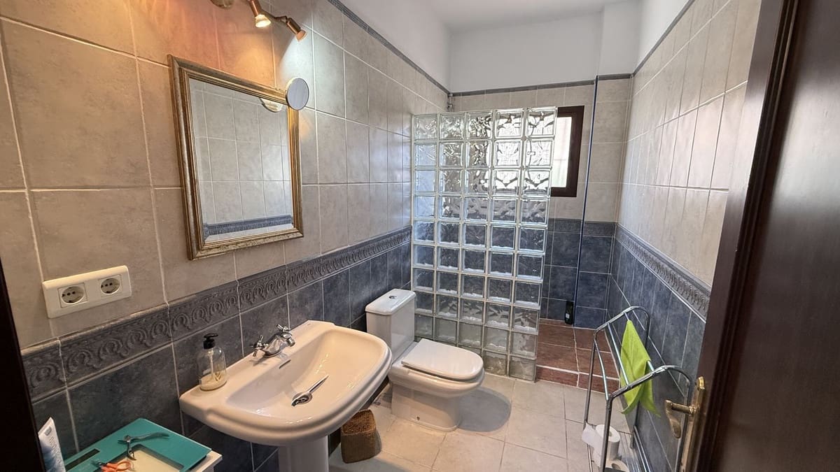 Chalet de 4 habitaciones en Alhaurín el Grande en venta con garaje - 650.000 € (Ref: 9664024)