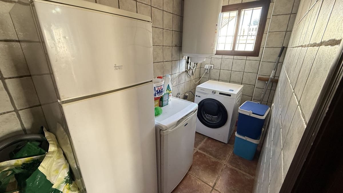 Chalet de 4 habitaciones en Alhaurín el Grande en venta con garaje - 650.000 € (Ref: 9664024)