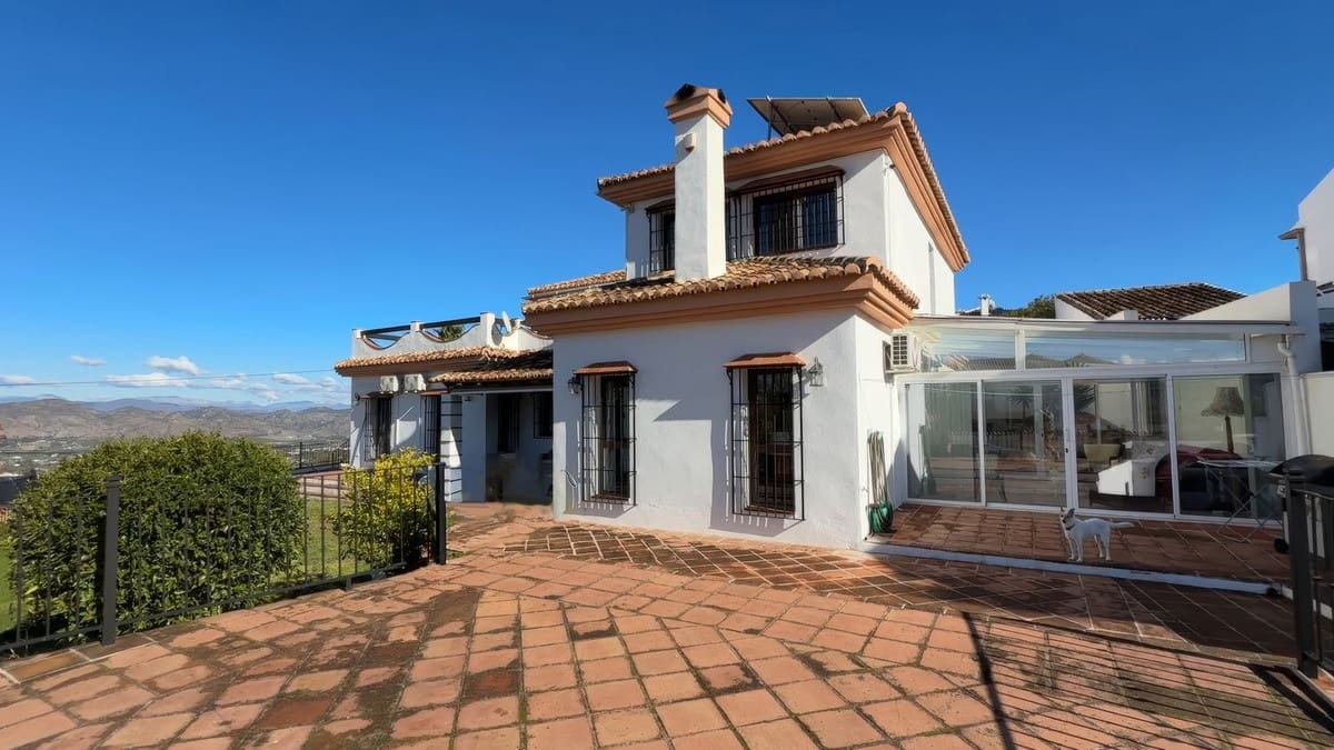 Chalet de 4 habitaciones en Alhaurín el Grande en venta con garaje - 650.000 € (Ref: 9664024)