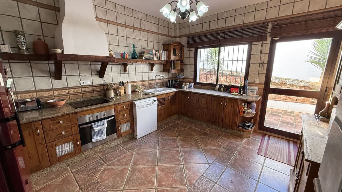 Chalet de 4 habitaciones en Alhaurín el Grande en venta con garaje - 650.000 € (Ref: 9664024)