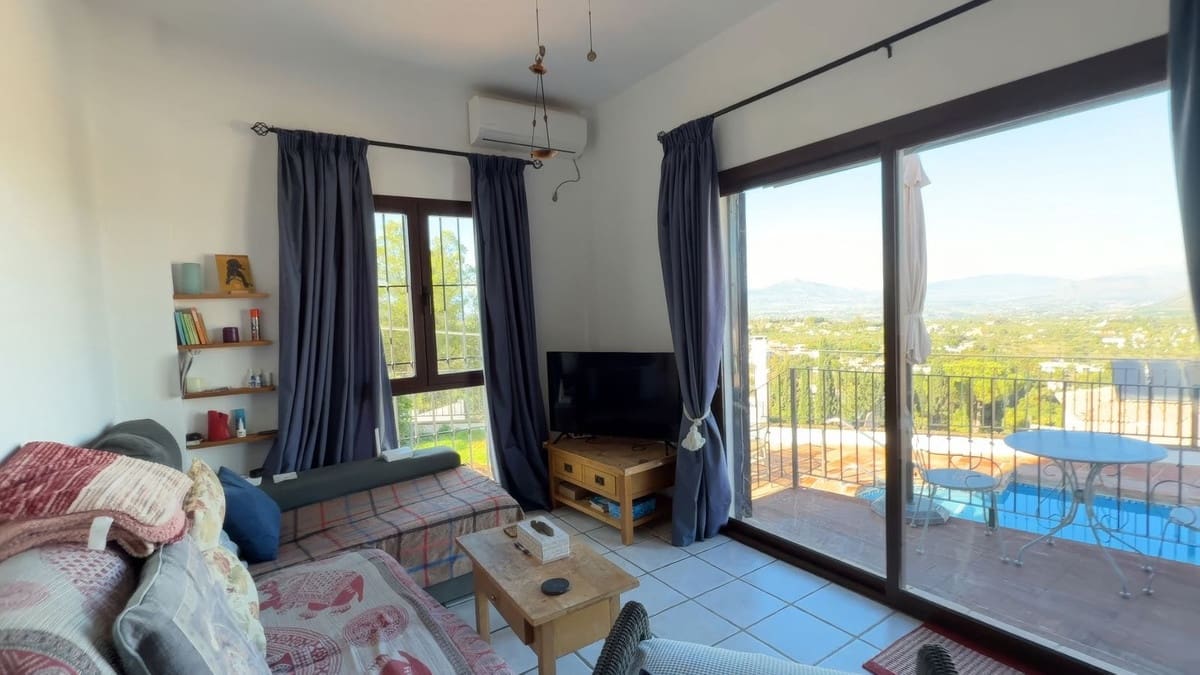 Chalet de 4 habitaciones en Alhaurín el Grande en venta con garaje - 650.000 € (Ref: 9664024)