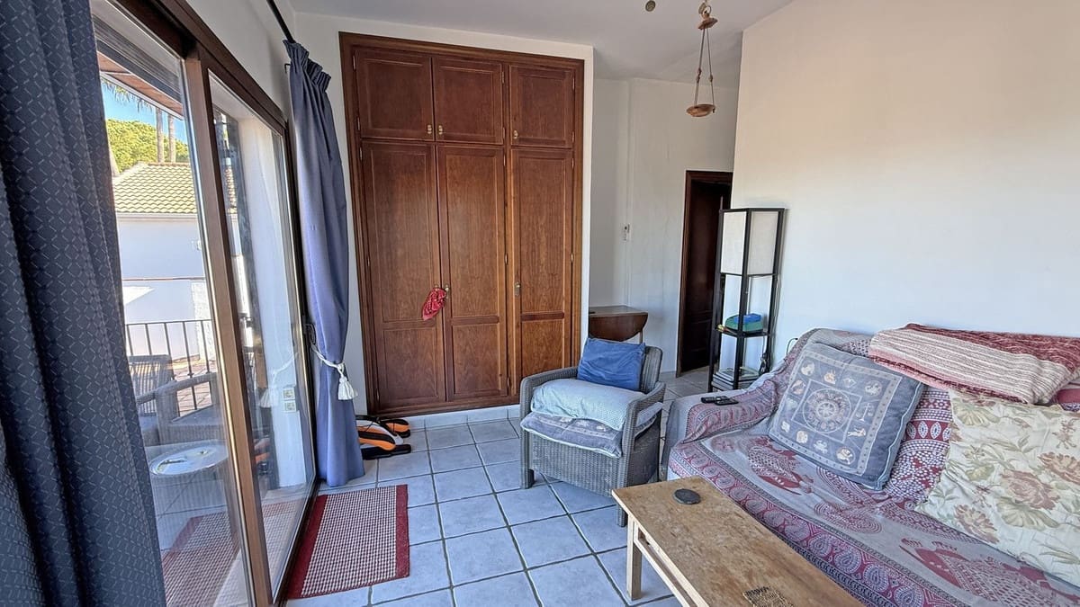 Chalet de 4 habitaciones en Alhaurín el Grande en venta con garaje - 650.000 € (Ref: 9664024)