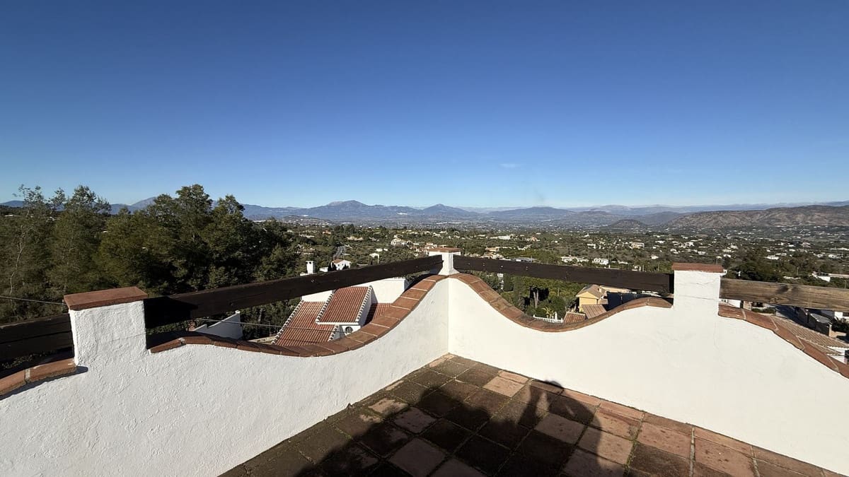 Chalet de 4 habitaciones en Alhaurín el Grande en venta con garaje - 650.000 € (Ref: 9664024)