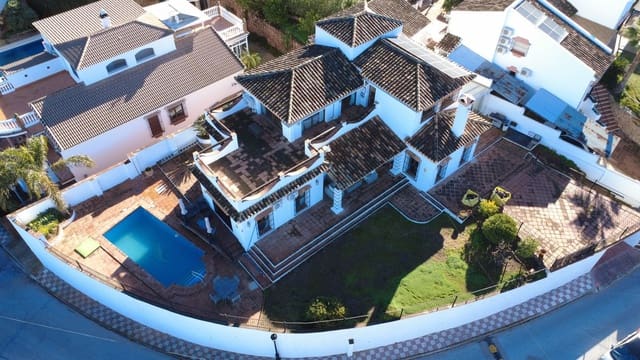 4 soverom Villa til salgs i Alhaurín el Grande med garasje - € 650 000 (Ref: 9664024)