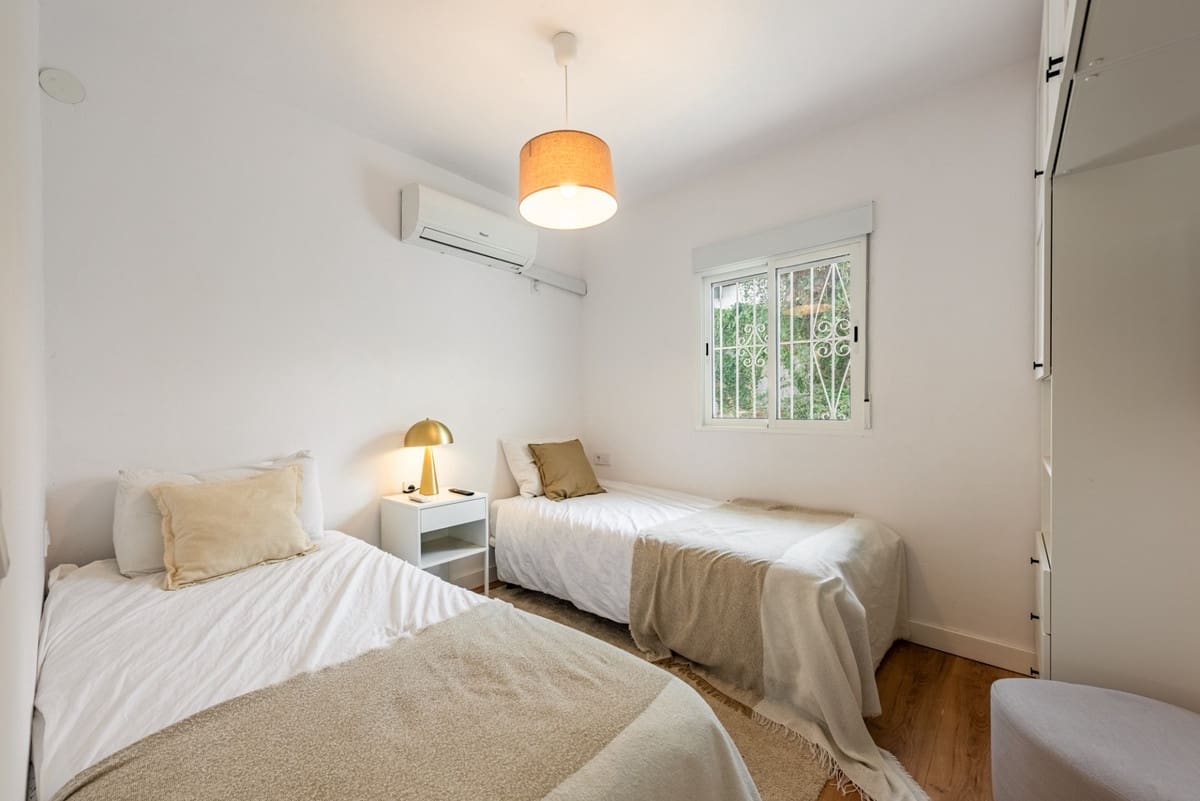 3 soverom Villa til salgs i Nueva Andalucia med svømmebasseng - € 999 000 (Ref: 9664025)