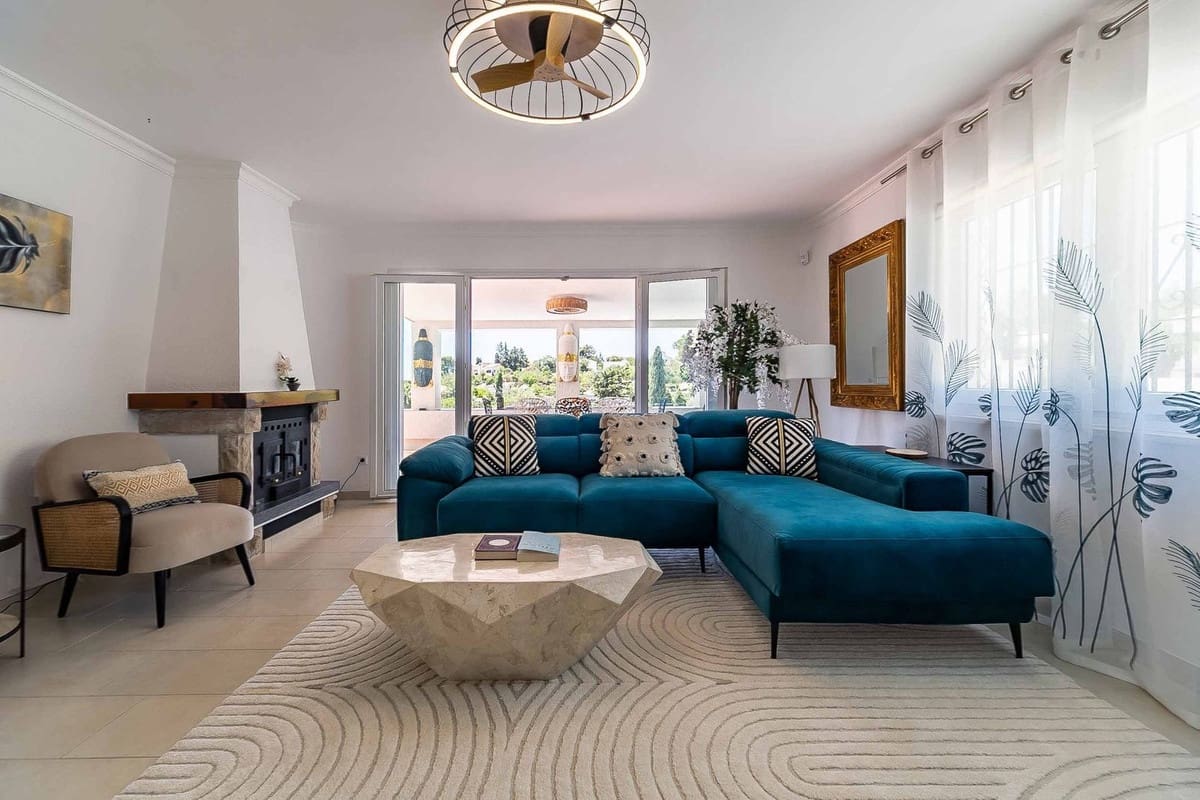 Chalet de 4 habitaciones en Benalmádena en venta con piscina - 995.000 € (Ref: 9664026)