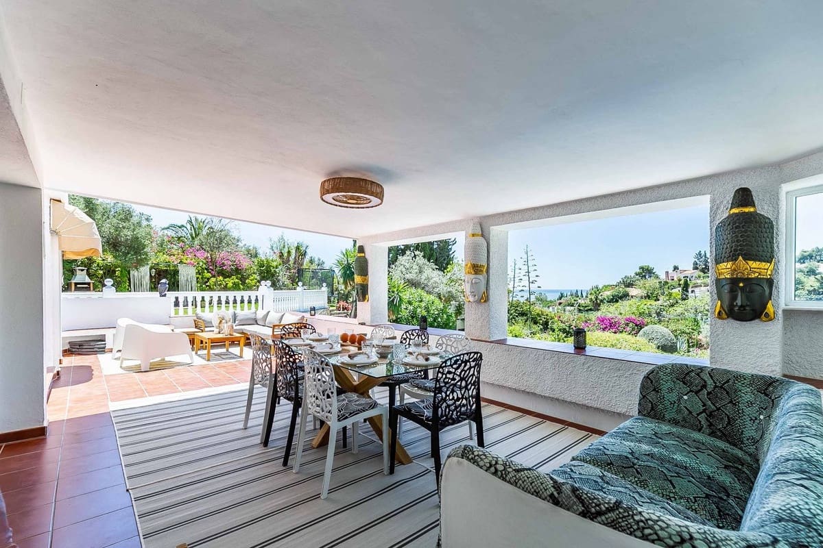 Chalet de 4 habitaciones en Benalmádena en venta con piscina - 995.000 € (Ref: 9664026)