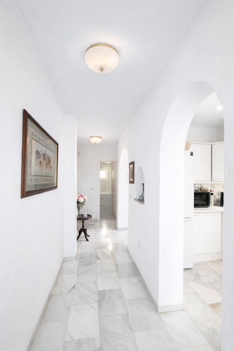 Chalet de 4 habitaciones en Benalmádena en venta con piscina - 850.000 € (Ref: 9664027)