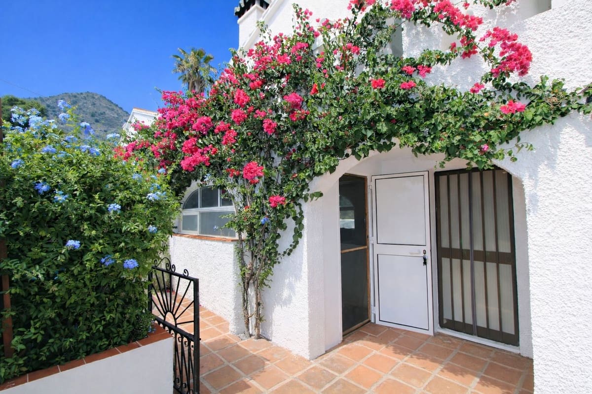 Chalet de 4 habitaciones en Benalmádena en venta con piscina - 850.000 € (Ref: 9664027)