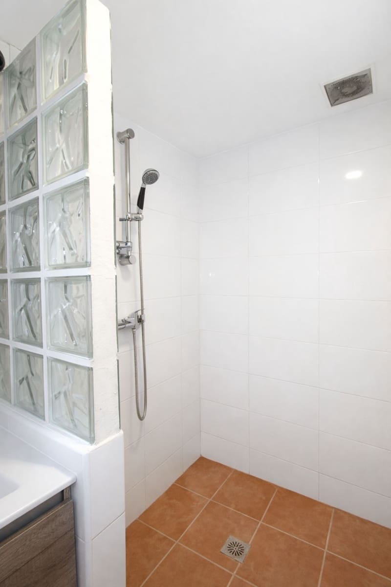 Chalet de 4 habitaciones en Benalmádena en venta con piscina - 850.000 € (Ref: 9664027)