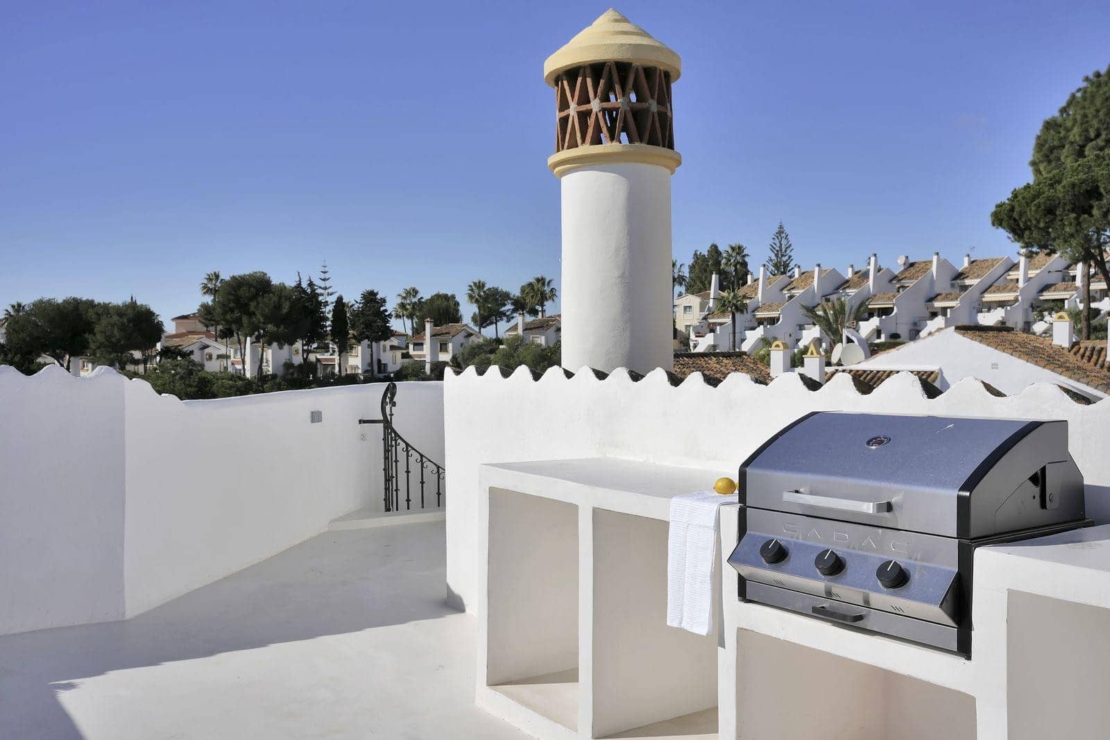 2 soverom Penthouse til salgs i Mijas Costa med svømmebasseng - € 415 000 (Ref: 9664028)