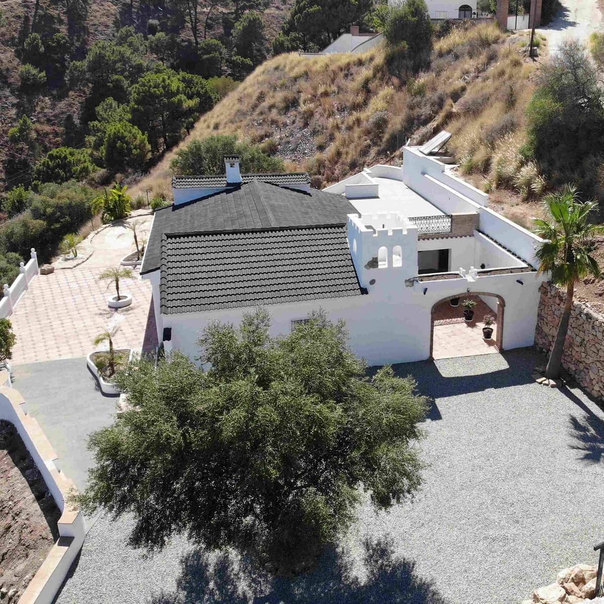 5 sovrum Finca/Hus på landet till salu i Estepona med pool - 995 000 € (Ref: 9664029)