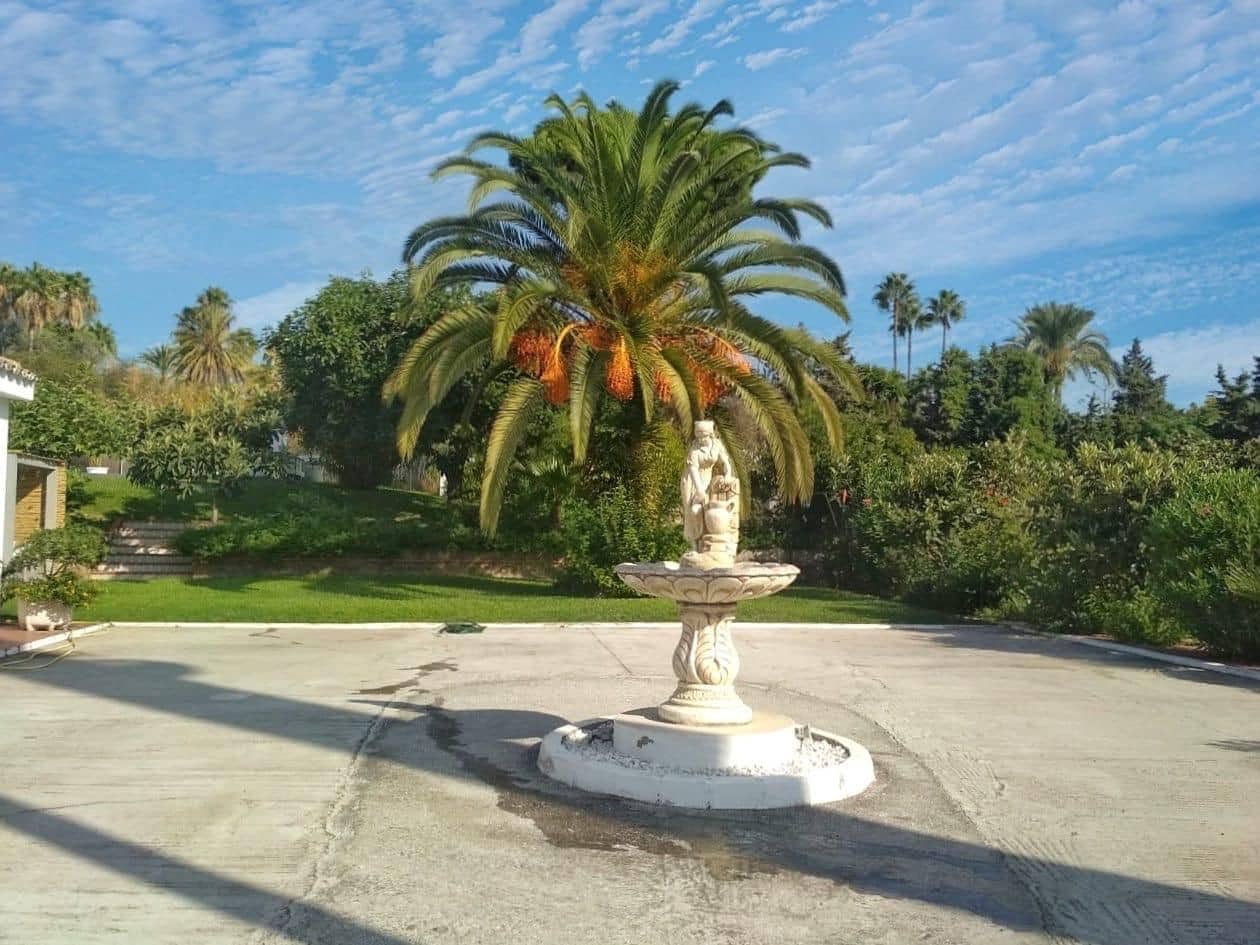 5 Zimmer Villa zu verkaufen in Estepona mit Pool - 1.150.000 € (Ref: 9670413)