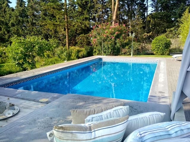 5 Zimmer Villa zu verkaufen in Centro, Estepona mit Pool - 1.150.000 € (Ref: 9670413)