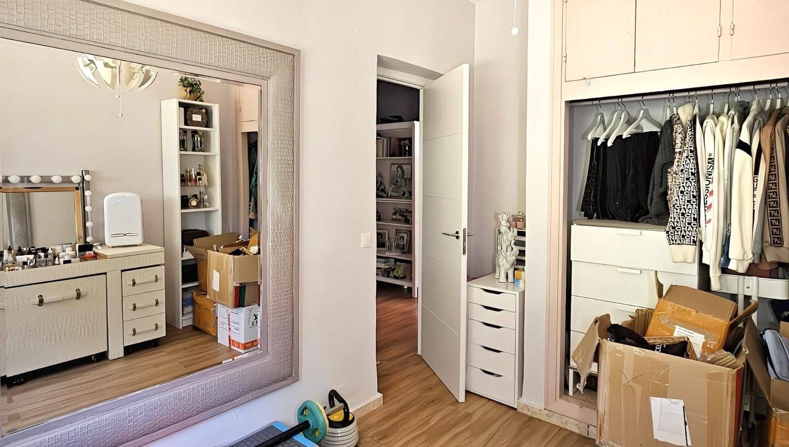 5 Zimmer Villa zu verkaufen in Estepona mit Pool - 1.150.000 € (Ref: 9670413)