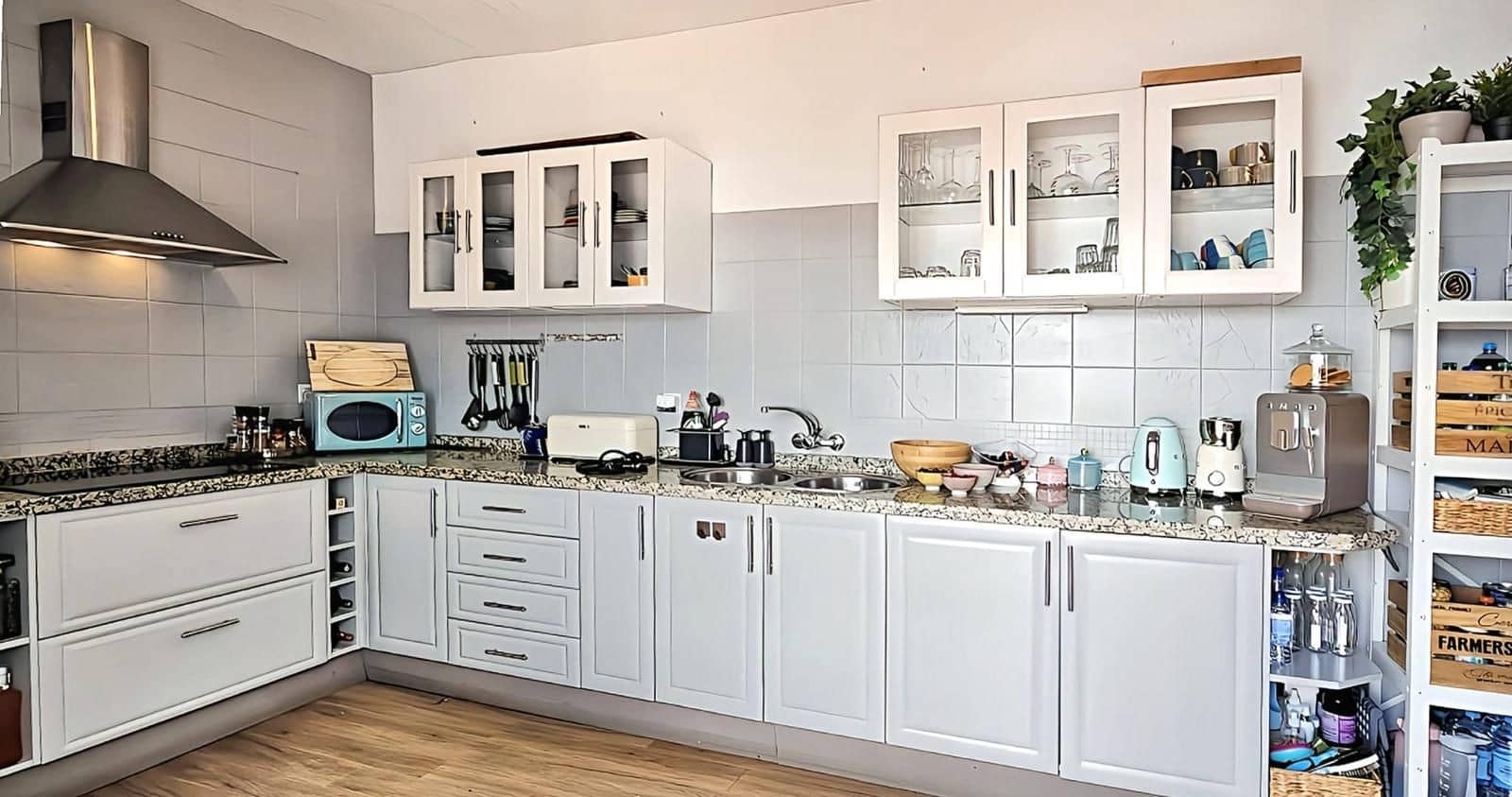 5 Zimmer Villa zu verkaufen in Estepona mit Pool - 1.150.000 € (Ref: 9670413)