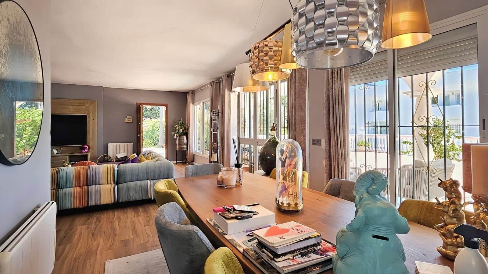 5 Zimmer Villa zu verkaufen in Estepona mit Pool - 1.150.000 € (Ref: 9670413)