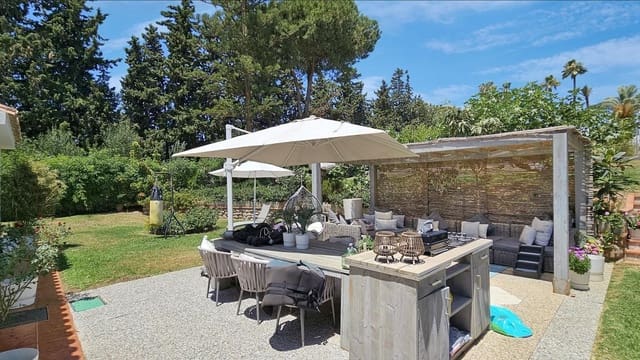 5 Zimmer Villa zu verkaufen in Centro, Estepona mit Pool - 1.150.000 € (Ref: 9670413)